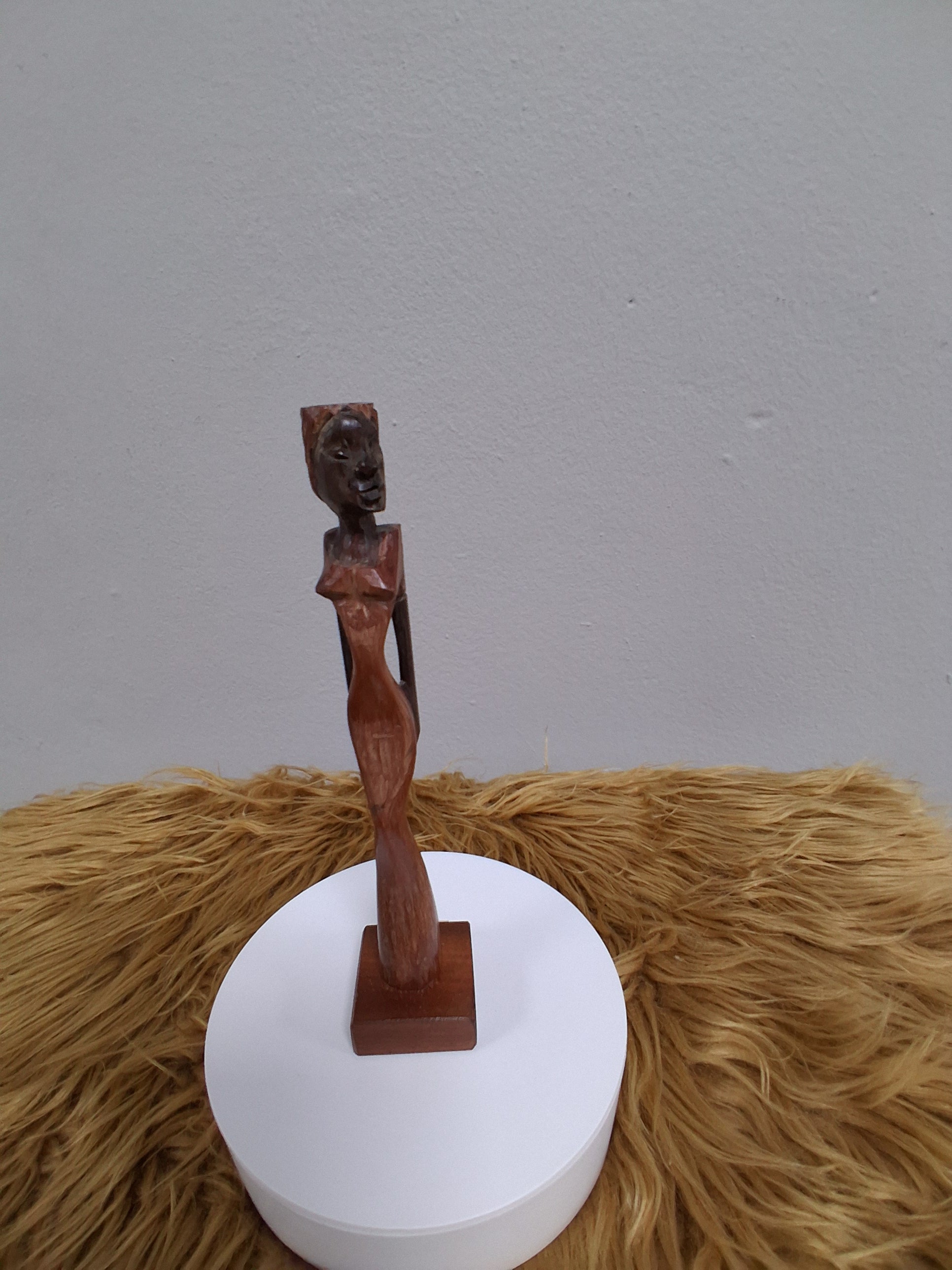 Muñeca Madera en Acana (Malaguidi Obini)