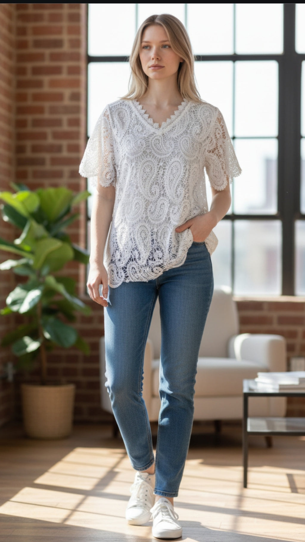 Blusa manga corta, encaje, cuello V