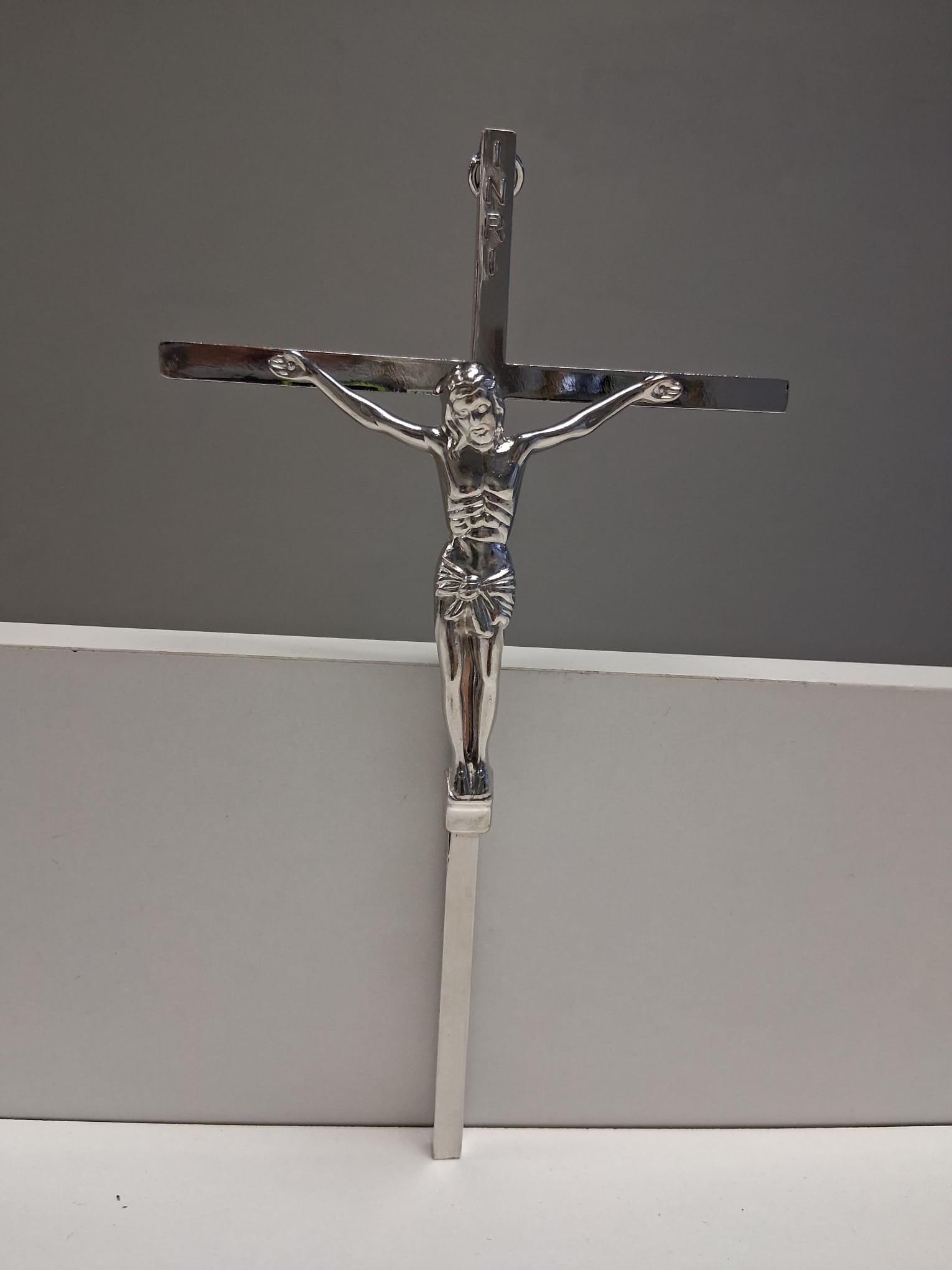 Crucifijo 7" metal plateado